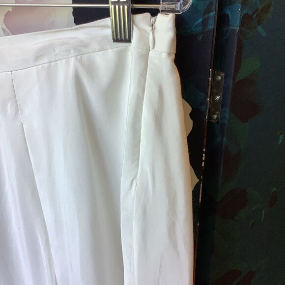 Forever 21 White Skirt with Sheer Hem - Picture 2 of 3